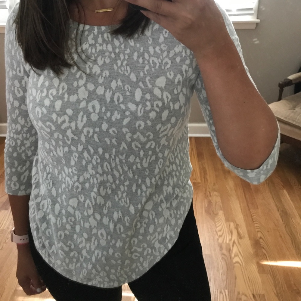 Lightweight Leopard Print Sweater